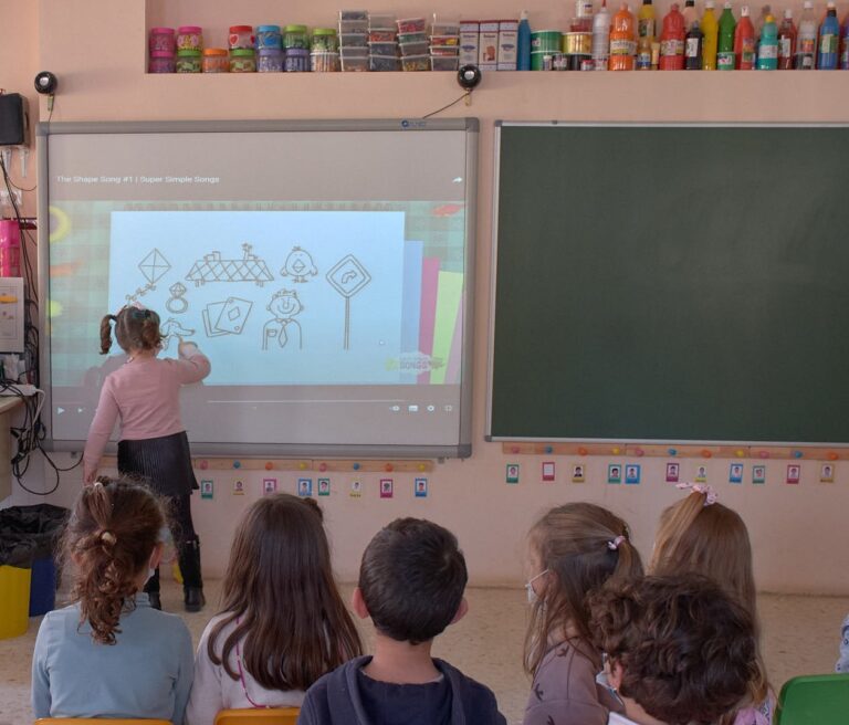 De jugar Y REPETIR a hablar con soltura: así crecen con el inglés